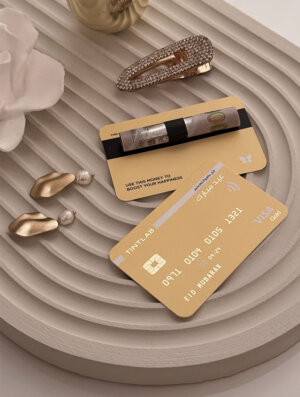 yellow-creditcard-LF2